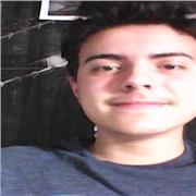 Professeur de français en ligne, j'ai obtenu mon baccalauréat cette année et je souhaite transmettre mon savoir de manière pédagogue